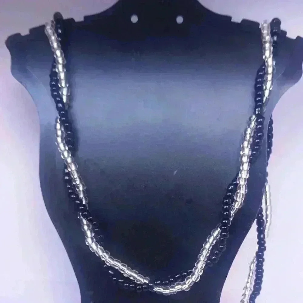 Haņdmade 2 layer elastic beaded necklace